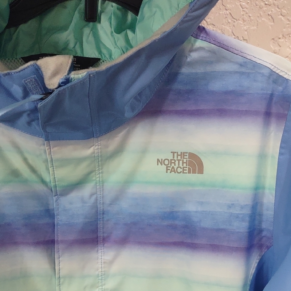 THE NORTH FACE Blue and Green Hooded Jacket - Picture 4 of 16